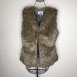 Old Navy Boho faux fur vest with pockets
